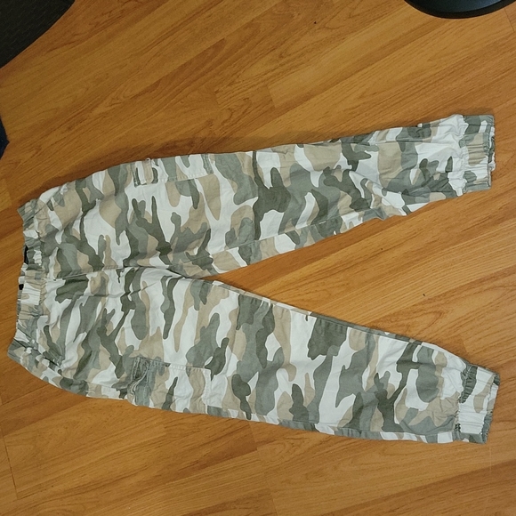 Cargo pants - Picture 1 of 3